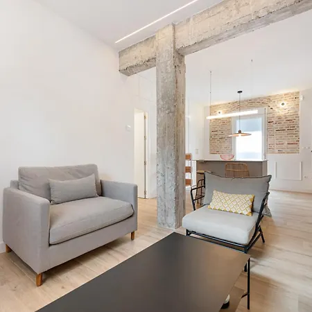 U-nique Jorge Guillen アパート